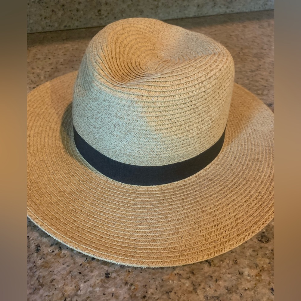 Carly Jean hat